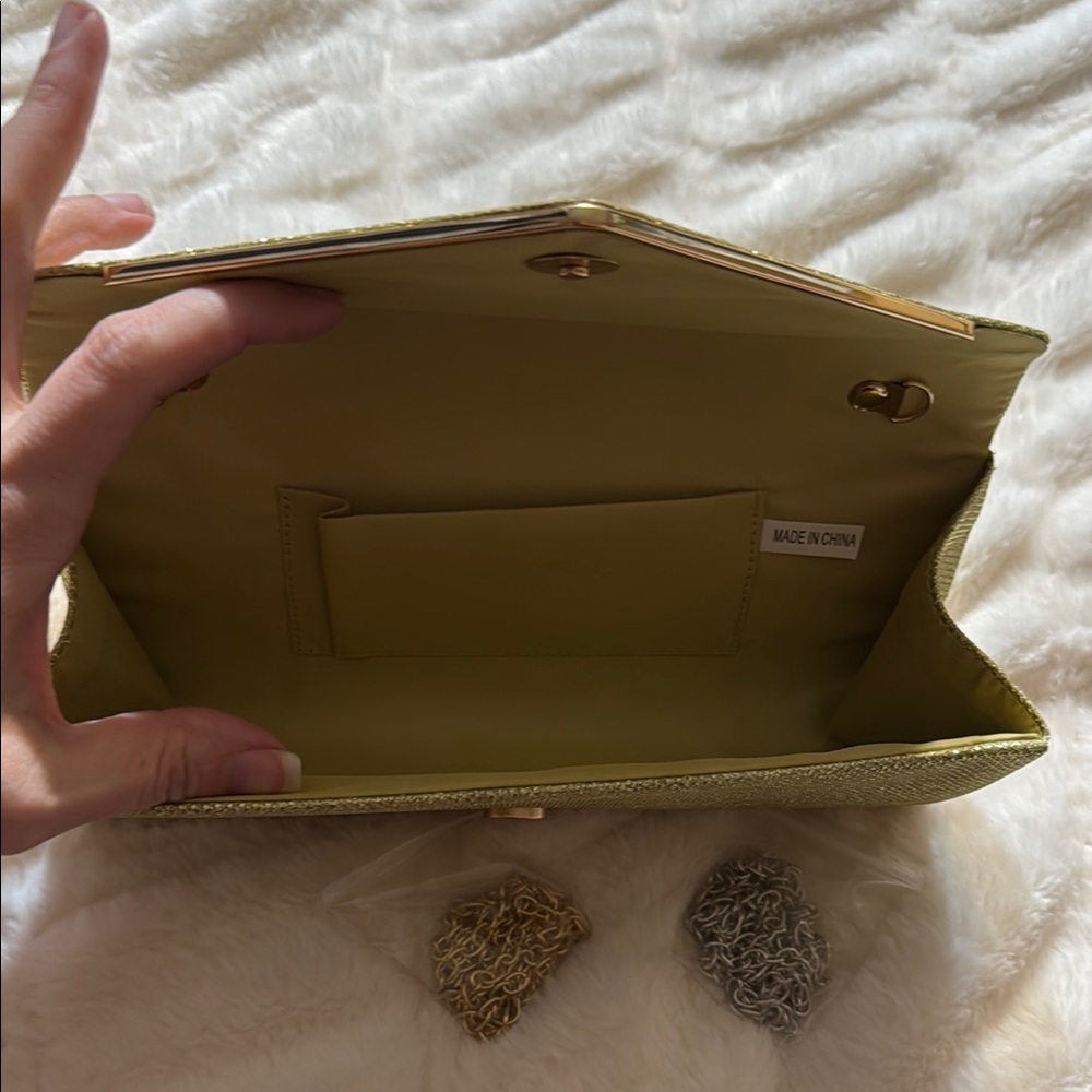 Gold Evening Clutch with detachable chains NEW - Picture 3 of 5